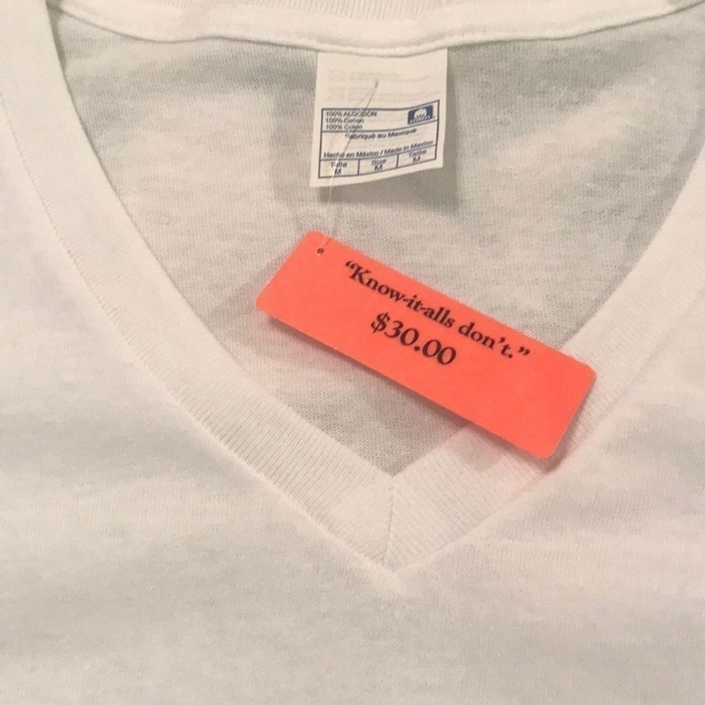 “KNOW-IT-ALLS DON’T.” T-SHIRT ✨✨✨ - Picture 4 of 4
